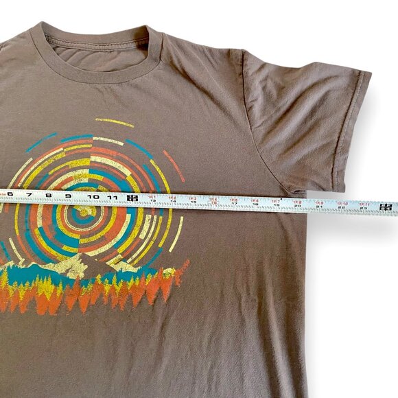 Threadless T Shirt Geometry of Sunrise Forest Distressed Design Unisex Medium? - Picture 5 of 7